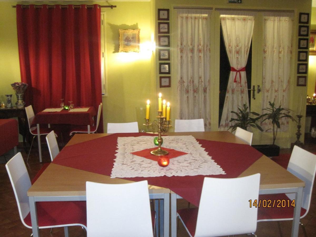 Hotel Le Commerce Neuville  외부 사진
