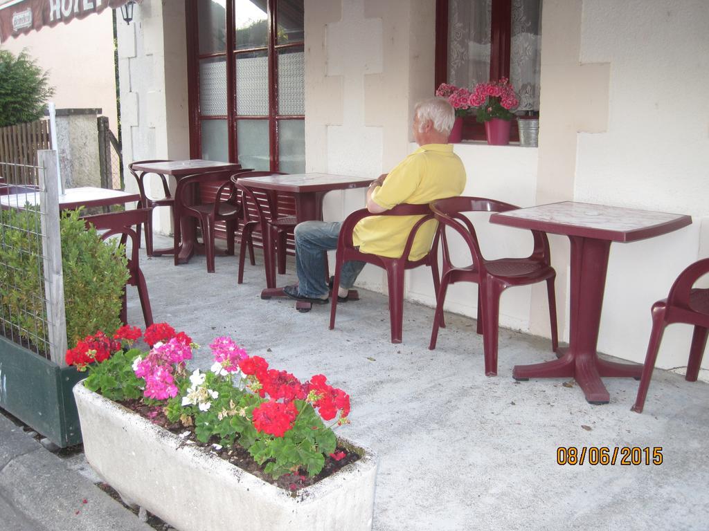 Hotel Le Commerce Neuville  외부 사진