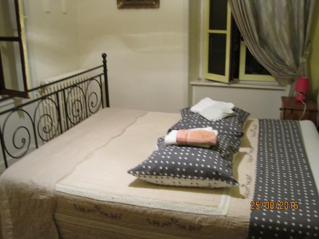 Hotel Le Commerce Neuville  외부 사진