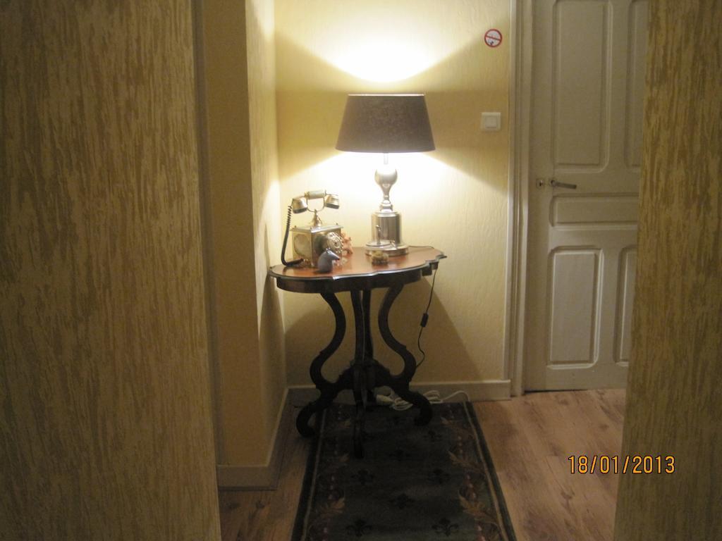 Hotel Le Commerce Neuville  객실 사진