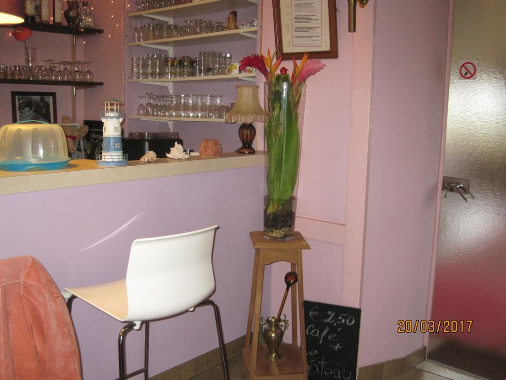 Hotel Le Commerce Neuville  외부 사진