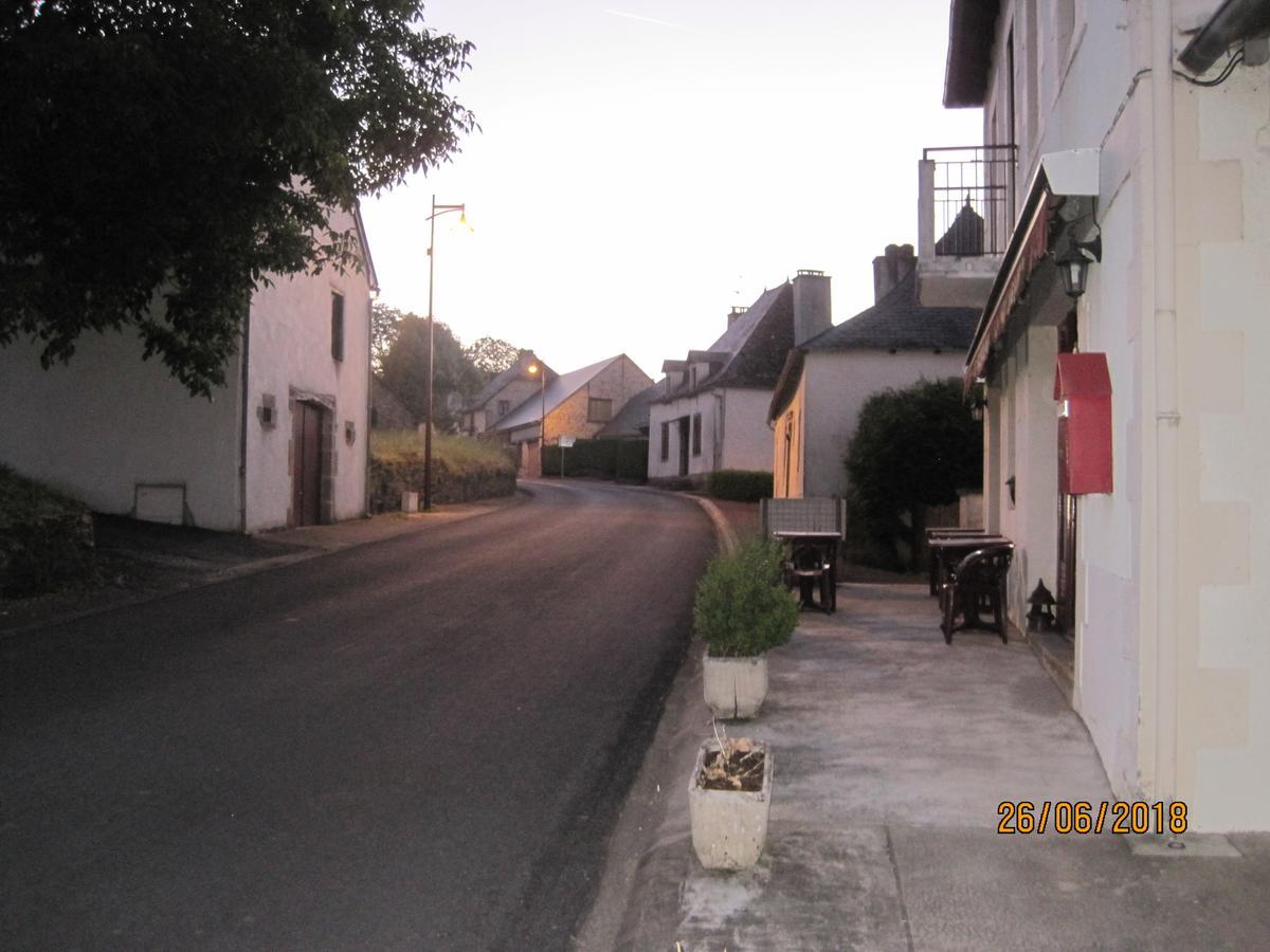 Hotel Le Commerce Neuville  외부 사진